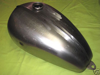 Triumph gas TANK 650 new Triumph Bonneville TR6 T120 2.5 gallons 1963 to 1970