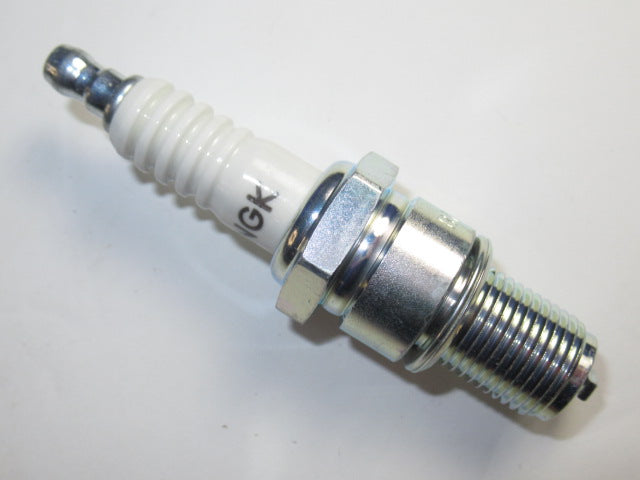 Suzuki RM250 RL250 GT550 NGK Spark Plug p/n B-77EC or B7ES NOS #4 14 mm Suzuki RM250 RL250 GT550 NGK Spark Plug p/n B-77EC or B7ES NOS #4 14 mm